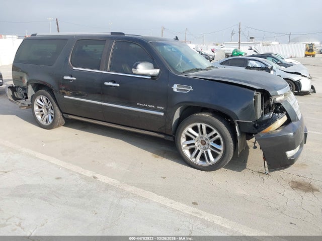 Продаж на аукціоні авто 2010 Cadillac Escalade Esv Platinum Edition, vin: 1GYUKKEF2AR215164, номер лоту: 44702922