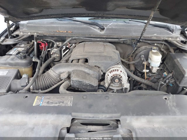 Продаж на аукціоні авто 2010 Cadillac Escalade Esv Platinum Edition, vin: 1GYUKKEF2AR215164, номер лоту: 44702922