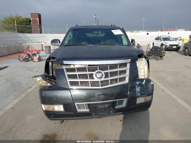 Продаж на аукціоні авто 2010 Cadillac Escalade Esv Platinum Edition, vin: 1GYUKKEF2AR215164, номер лоту: 44702922