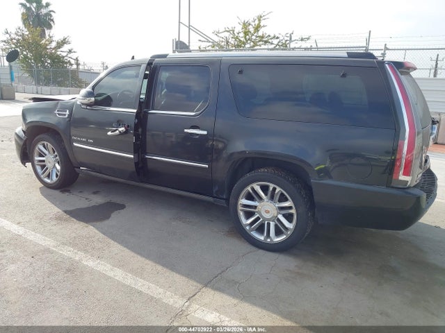 Продаж на аукціоні авто 2010 Cadillac Escalade Esv Platinum Edition, vin: 1GYUKKEF2AR215164, номер лоту: 44702922