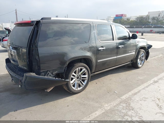 Продаж на аукціоні авто 2010 Cadillac Escalade Esv Platinum Edition, vin: 1GYUKKEF2AR215164, номер лоту: 44702922