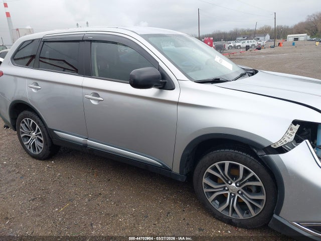 Продаж на аукціоні авто 2018 Mitsubishi Outlander Es, vin: JA4AZ3A36JJ005164, номер лоту: 44702934