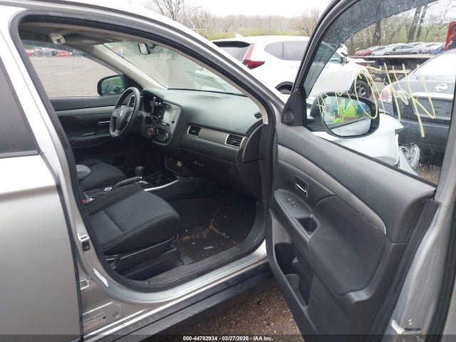 Продаж на аукціоні авто 2018 Mitsubishi Outlander Es, vin: JA4AZ3A36JJ005164, номер лоту: 44702934