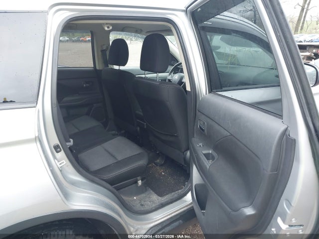 Продаж на аукціоні авто 2018 Mitsubishi Outlander Es, vin: JA4AZ3A36JJ005164, номер лоту: 44702934