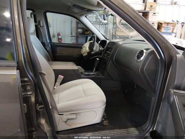 2008 FORD EXPLORER 1FMEU73E18UB17967 Photo 4