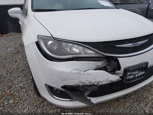 Продажа на аукционе авто 2020 Chrysler Pacifica Touring L, vin: 2C4RC1BG2LR279640, номер лота: 44703009