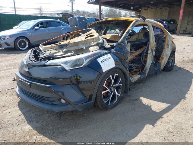44703040 :رقم المزاد ، NMTKHMBX7JR031035 vin ، 2018 Toyota C-hr Xle Premium مزاد بيع
