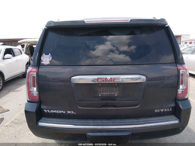 2015 Gmc Yukon Xl 1500 Denali მანქანა იყიდება აუქციონზე, vin: 1GKS1JKJ4FR575325, აუქციონის ნომერი: 44703069