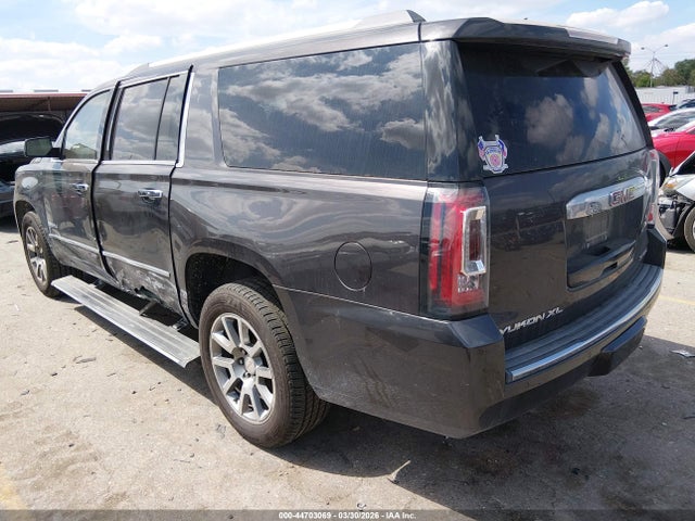 2015 Gmc Yukon Xl 1500 Denali მანქანა იყიდება აუქციონზე, vin: 1GKS1JKJ4FR575325, აუქციონის ნომერი: 44703069