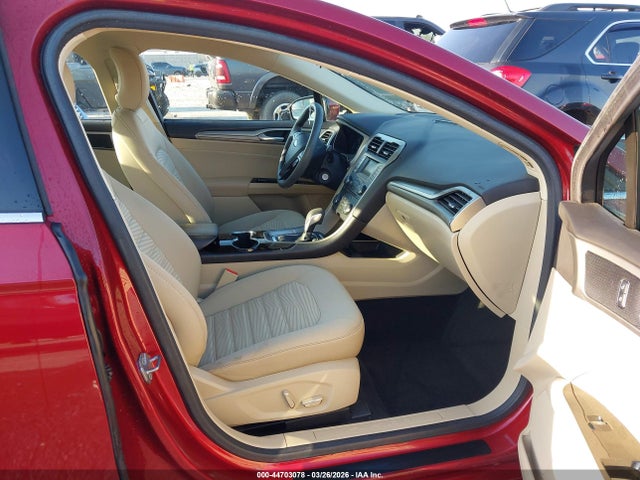 44703078 :رقم المزاد ، 3FA6P0H77GR163154 vin ، 2016 Ford Fusion Se مزاد بيع