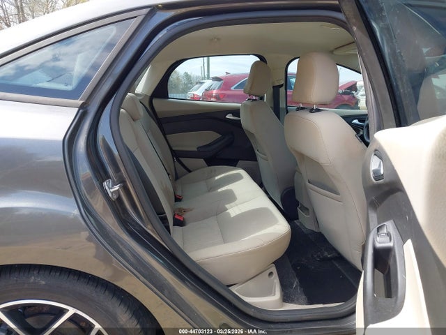2015 Ford Focus Se მანქანა იყიდება აუქციონზე, vin: 1FADP3F24FL321933, აუქციონის ნომერი: 44703123