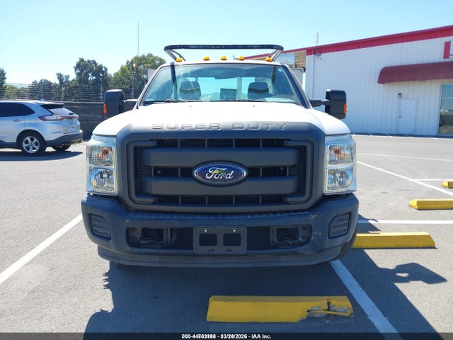 Ford F-350 Chassis Xl 2015 1FDRF3G65FEA14744 Image 13