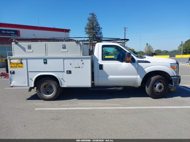 Ford F-350 Chassis Xl 2015 1FDRF3G65FEA14744 Image 14