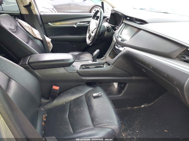 Продажа на аукционе авто 2018 Cadillac Xt5 Luxury, vin: 1GYKNDRS1JZ215268, номер лота: 44703266