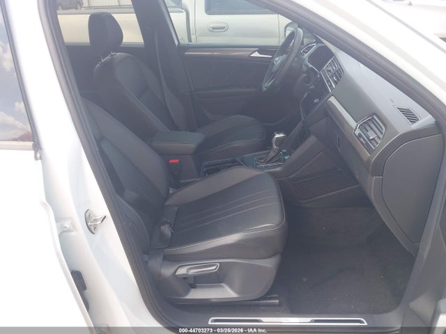 Aukcja sprzedaży 2023 Volkswagen Tiguan 2.0t Se R-line Black, vin: 3VVCB7AX3PM106396, numer aukcji: 44703273
