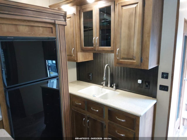 Продажа на аукционе авто 2016 Coachmen Chaparral 360, vin: 5ZT3CH1B2GA313105, номер лота: 44703312