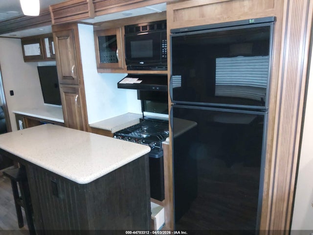 Продажа на аукционе авто 2016 Coachmen Chaparral 360, vin: 5ZT3CH1B2GA313105, номер лота: 44703312