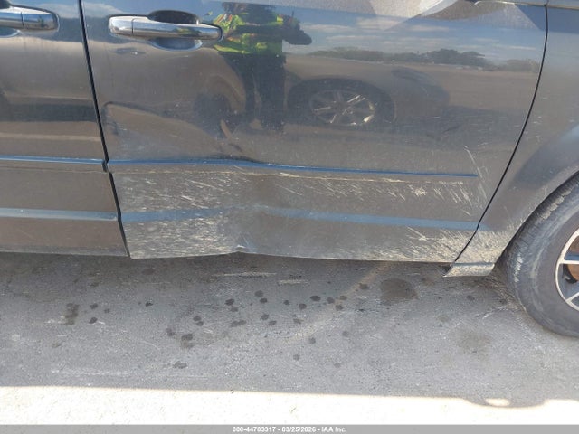 Продажа на аукционе авто 2015 Dodge Grand Caravan Se, vin: 2C4RDGBG8FR568283, номер лота: 44703317