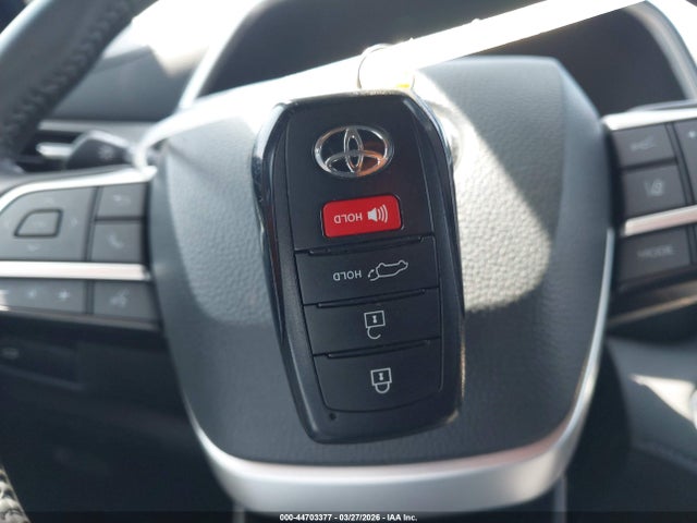 5TDKDRBH2RS560830 Toyota Highlander Xle