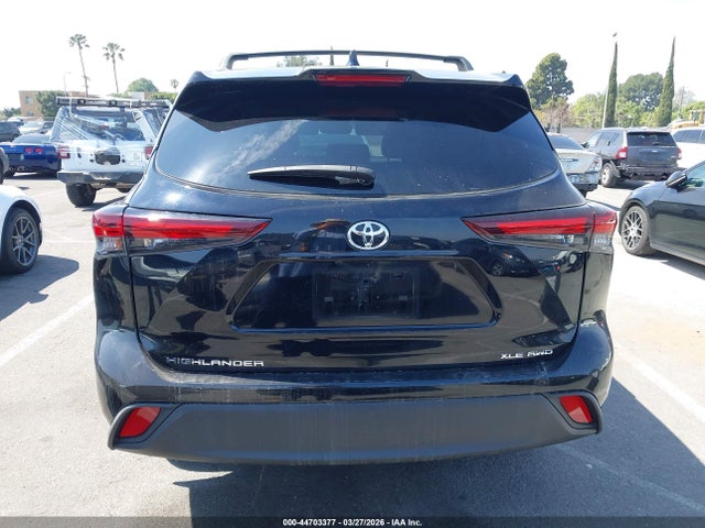 5TDKDRBH2RS560830 Toyota Highlander Xle