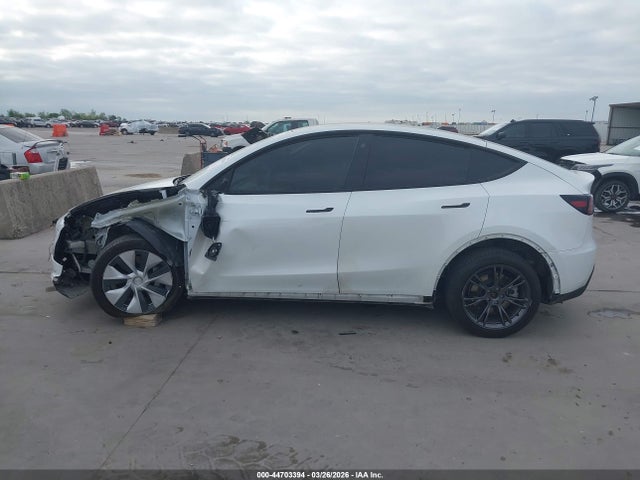 Продажа на аукционе авто 2023 Tesla Model Y Awd/long Range Dual Motor All-wheel Drive, vin: 7SAYGDEE1PF780633, номер лота: 44703394
