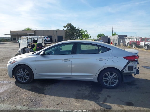 5NPD84LF4HH119301 Hyundai ELANTRA SE