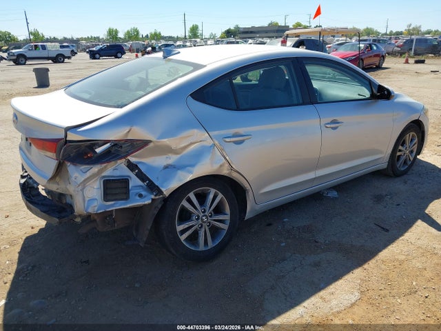 5NPD84LF4HH119301 Hyundai ELANTRA SE