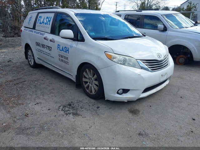 2011 TOYOTA SIENNA 5TDDK3DC7BS021381