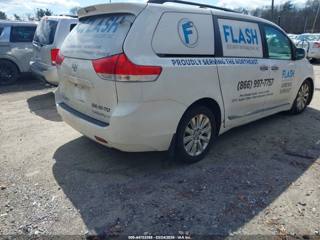 2011 TOYOTA SIENNA 5TDDK3DC7BS021381 Photo 3