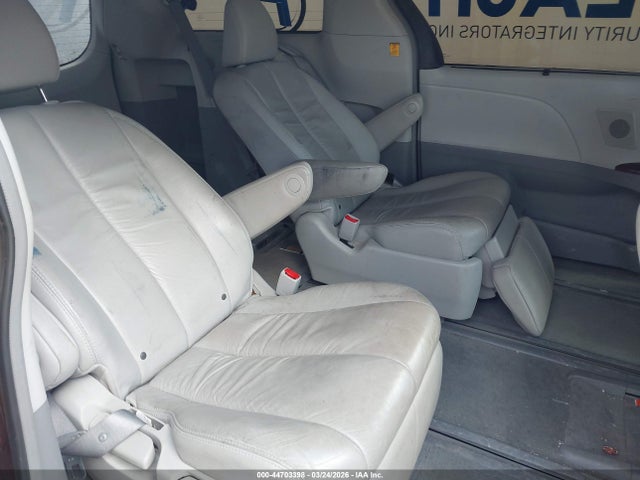 2011 TOYOTA SIENNA 5TDDK3DC7BS021381 Photo 7