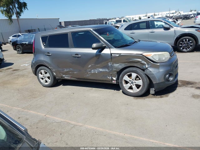Продаж на аукціоні авто 2017 Kia Soul, vin: KNDJN2A22H7489733, номер лоту: 44703484