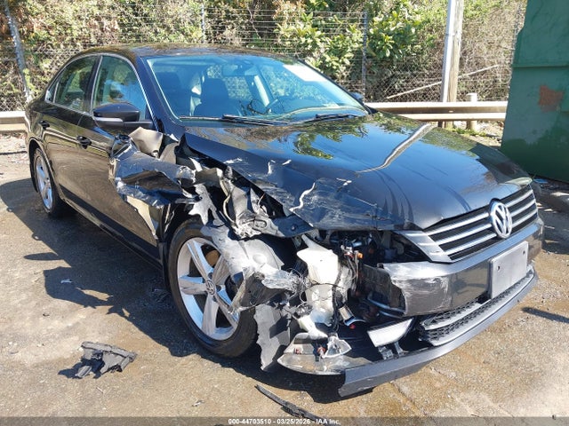 2015 Volkswagen Passat 1.8t Limited Edition მანქანა იყიდება აუქციონზე, vin: 1VWAT7A30FC120639, აუქციონის ნომერი: 44703510