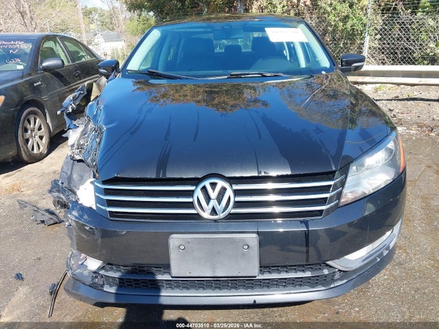2015 Volkswagen Passat 1.8t Limited Edition მანქანა იყიდება აუქციონზე, vin: 1VWAT7A30FC120639, აუქციონის ნომერი: 44703510