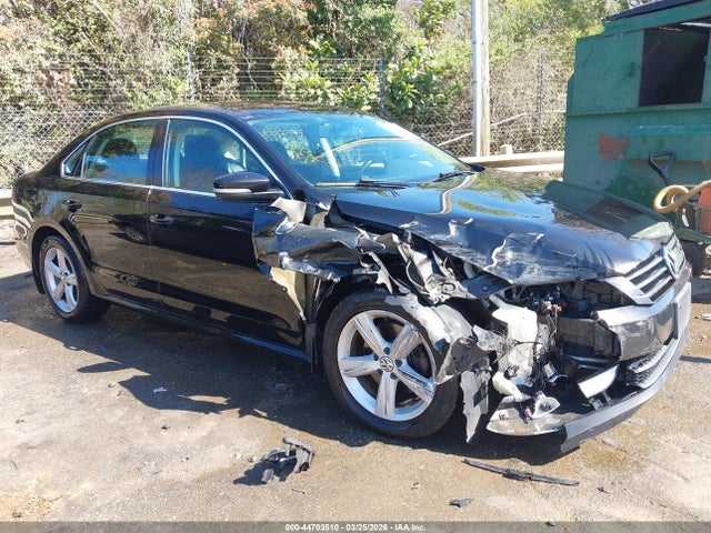 2015 Volkswagen Passat 1.8t Limited Edition მანქანა იყიდება აუქციონზე, vin: 1VWAT7A30FC120639, აუქციონის ნომერი: 44703510