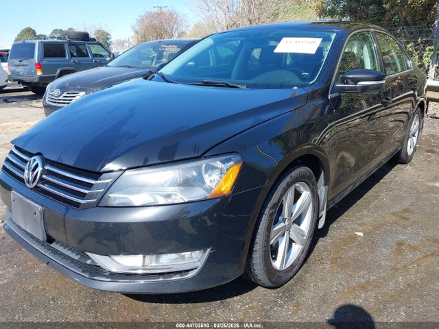 2015 Volkswagen Passat 1.8t Limited Edition მანქანა იყიდება აუქციონზე, vin: 1VWAT7A30FC120639, აუქციონის ნომერი: 44703510