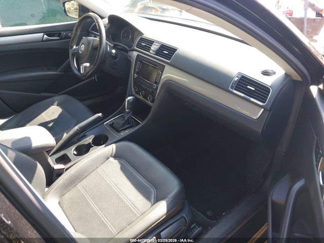 2015 Volkswagen Passat 1.8t Limited Edition მანქანა იყიდება აუქციონზე, vin: 1VWAT7A30FC120639, აუქციონის ნომერი: 44703510