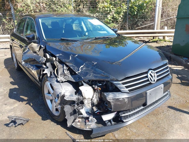 2015 Volkswagen Passat 1.8t Limited Edition მანქანა იყიდება აუქციონზე, vin: 1VWAT7A30FC120639, აუქციონის ნომერი: 44703510
