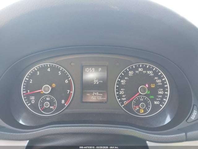 2015 Volkswagen Passat 1.8t Limited Edition მანქანა იყიდება აუქციონზე, vin: 1VWAT7A30FC120639, აუქციონის ნომერი: 44703510