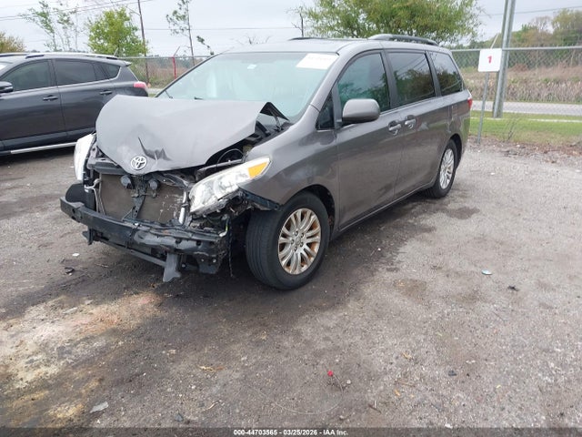 2017 TOYOTA SIENNA 5TDYZ3DC7HS771093 Photo 1