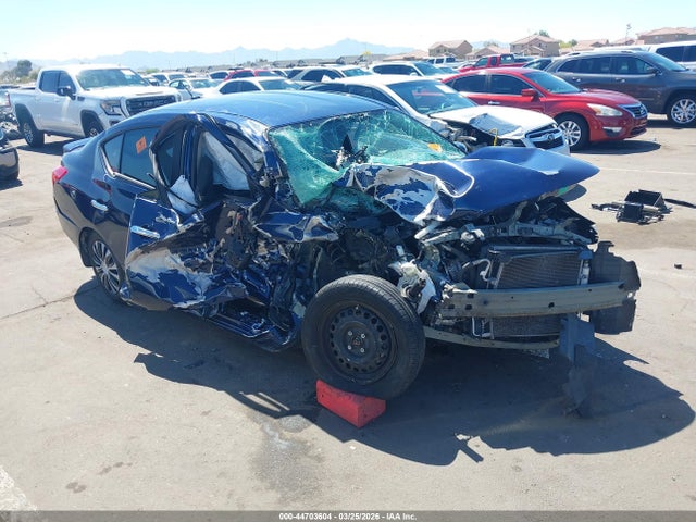 3N1CN7AP0EK440676 Nissan Versa 1.6 Sv