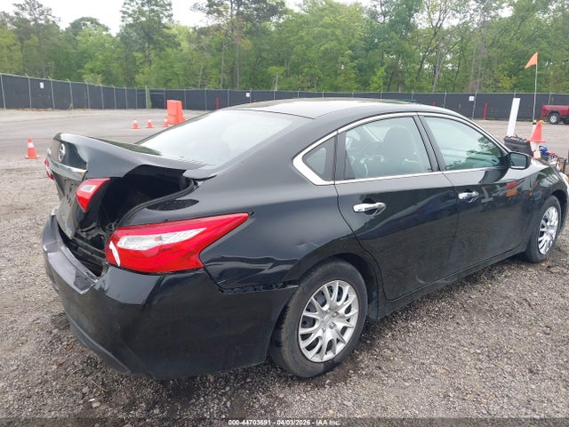 2017 Nissan Altima 2.5 S მანქანა იყიდება აუქციონზე, vin: 1N4AL3AP4HN349370, აუქციონის ნომერი: 44703691