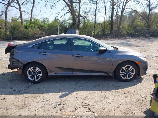 44703708 :رقم المزاد ، 2HGFC2F59JH560615 vin ، 2018 Honda Civic Lx مزاد بيع