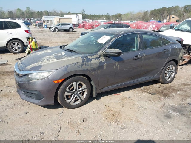 44703708 :رقم المزاد ، 2HGFC2F59JH560615 vin ، 2018 Honda Civic Lx مزاد بيع