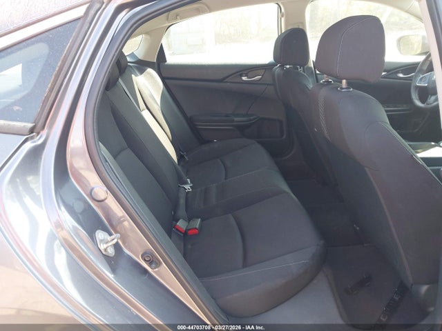 44703708 :رقم المزاد ، 2HGFC2F59JH560615 vin ، 2018 Honda Civic Lx مزاد بيع