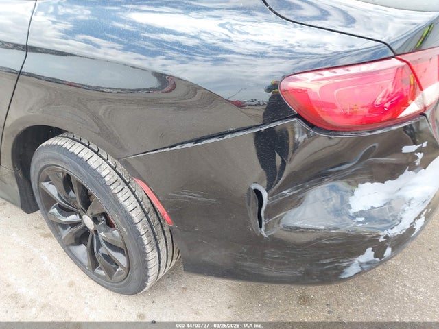 2015 Chrysler 200 S მანქანა იყიდება აუქციონზე, vin: 1C3CCCDG6FN664851, აუქციონის ნომერი: 44703727