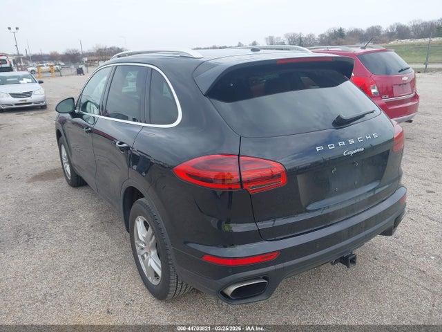 2016 PORSCHE CAYENNE WP1AA2A27GLA06219 Photo 2