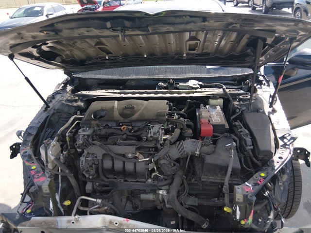 4T1B11HK6JU571824 Toyota CAMRY SE