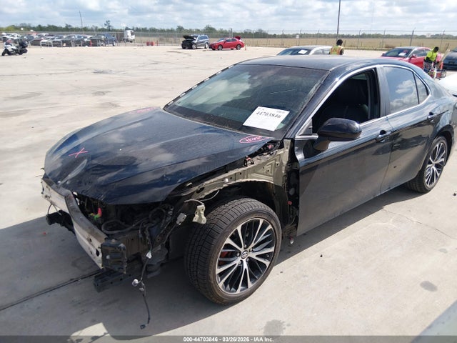 4T1B11HK6JU571824 Toyota CAMRY SE