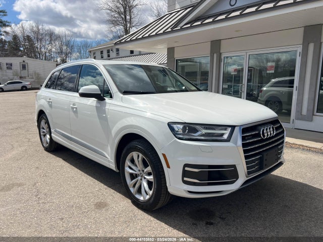 2017 AUDI Q7 WA1LAAF70HD011891