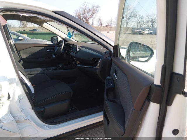 5N1BT3BB5NC684805 Nissan Rogue Sv Intelligent Awd
